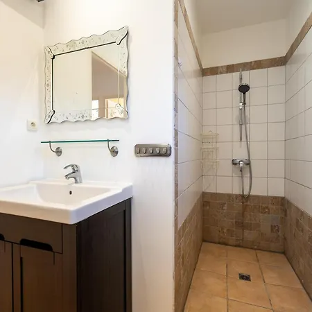 In With Pool And Mountain Views, Cleaning Included *