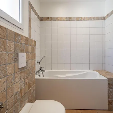 In With Pool And Mountain Views, Cleaning Included Vila