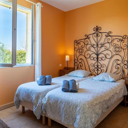 Vila In With Pool And Mountain Views, Cleaning Included