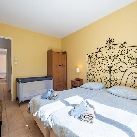 In With Pool And Mountain Views, Cleaning Included Vila *