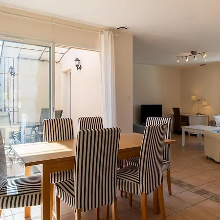 Vila In With Pool And Mountain Views, Cleaning Included *